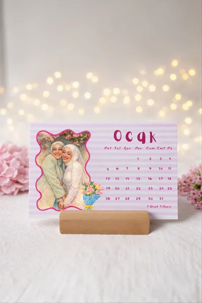 Kişiye Özel Arkadaşlık Takvimi - Fotoğraflı 12 Aylık Masa Takvimi