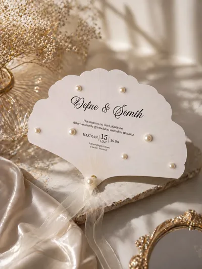 Kişiye Özel Düğün Davetiyesi Yelpaze Model 25’li Set – İnci Detaylı Şık Nikah & Düğün Davetiye